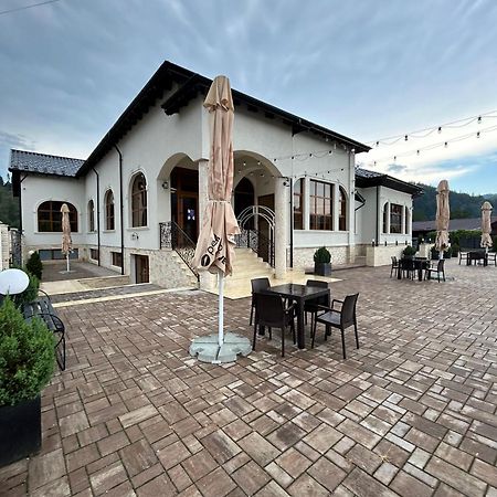 Hotel Complex Zeus Leresti Exterior foto