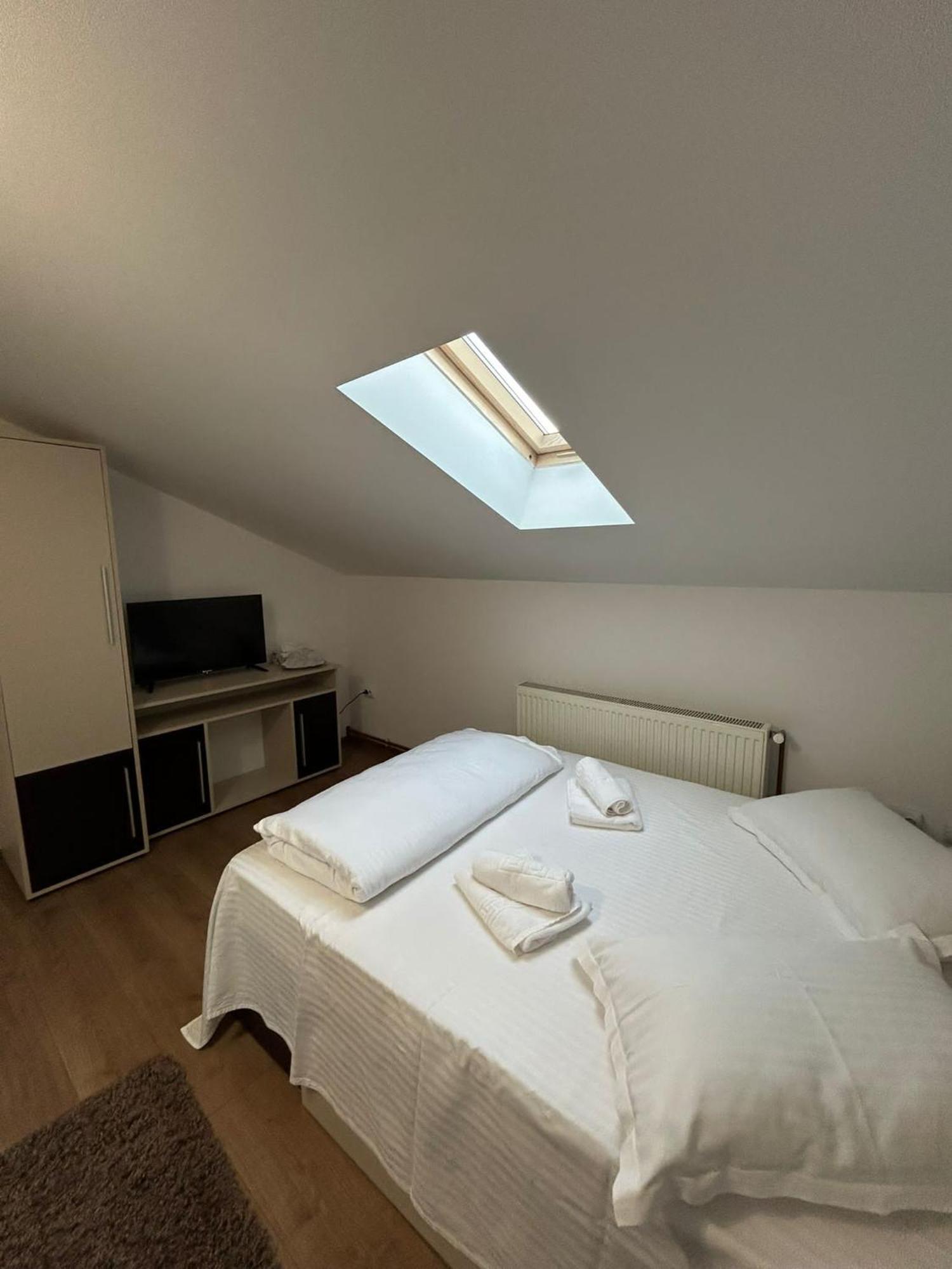 Hotel Complex Zeus Leresti Zimmer foto