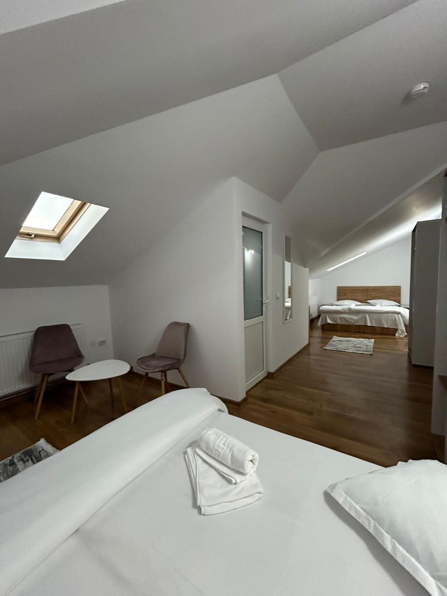 Hotel Complex Zeus Leresti Zimmer foto
