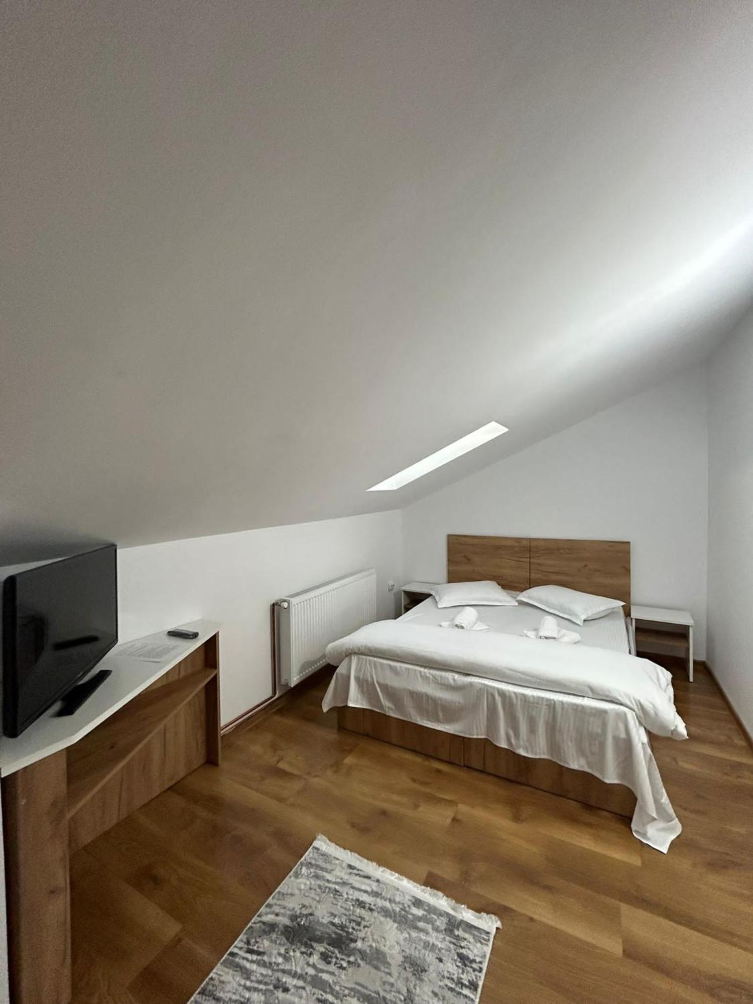 Hotel Complex Zeus Leresti Zimmer foto
