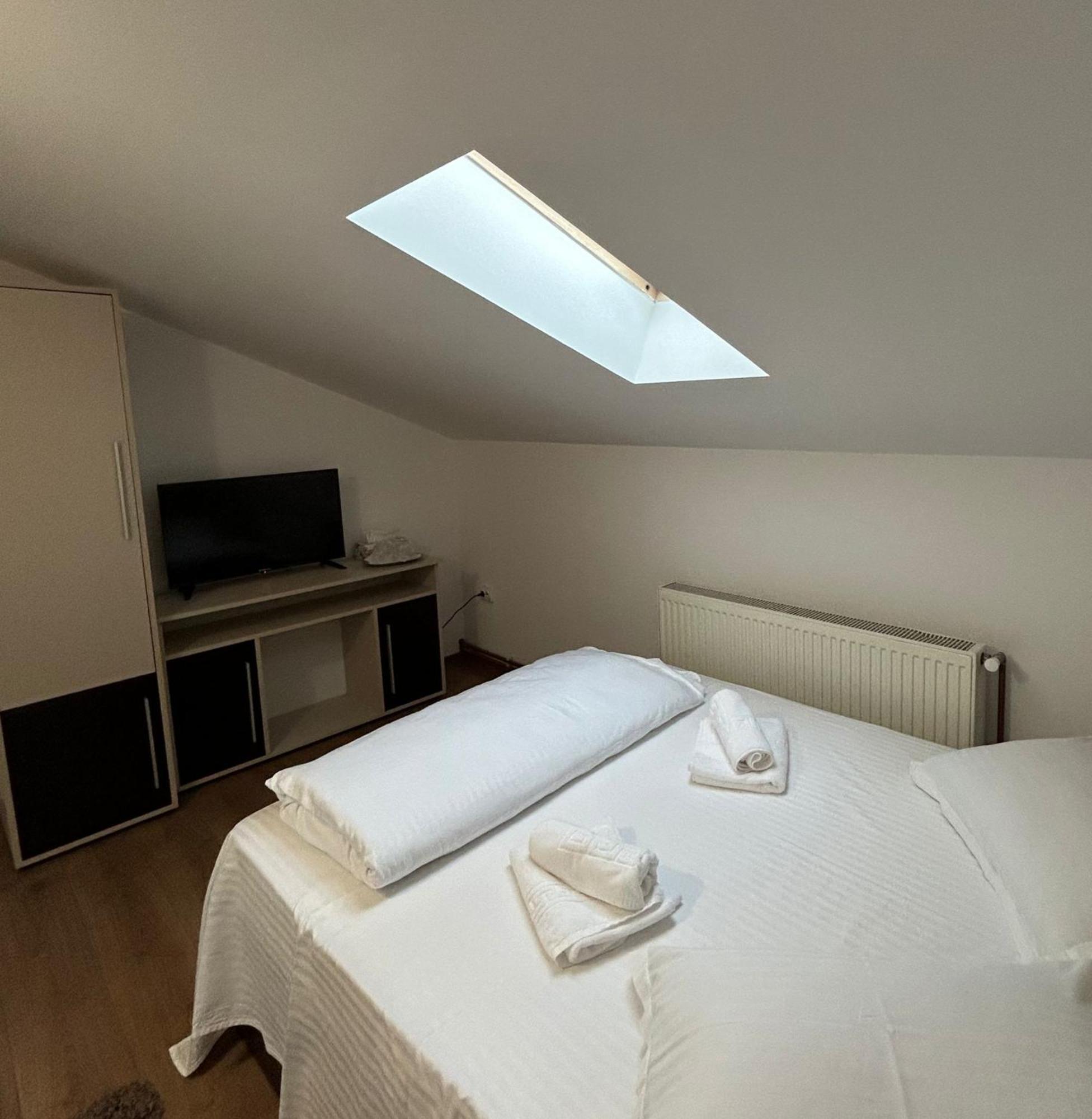 Hotel Complex Zeus Leresti Zimmer foto