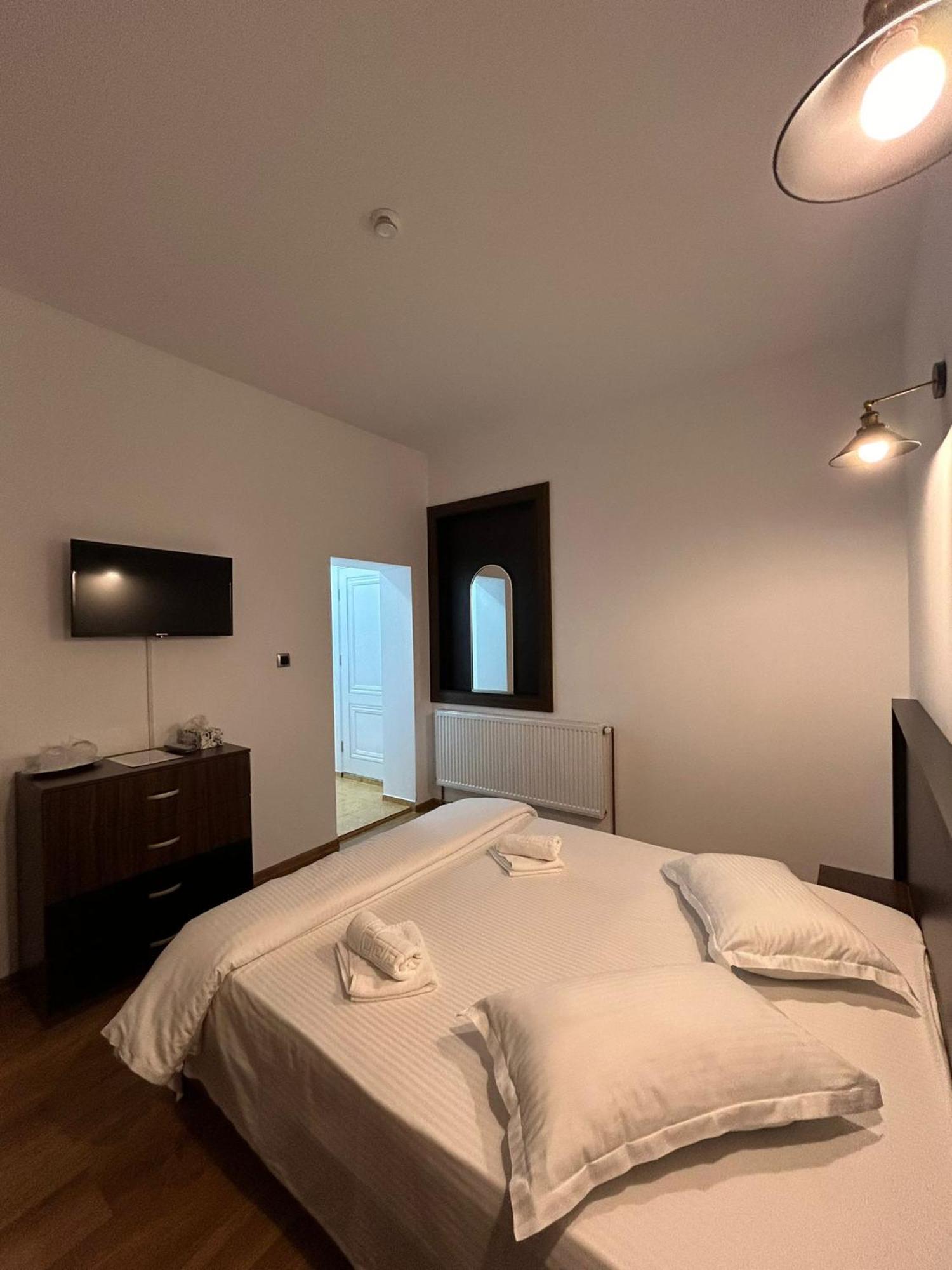 Hotel Complex Zeus Leresti Zimmer foto